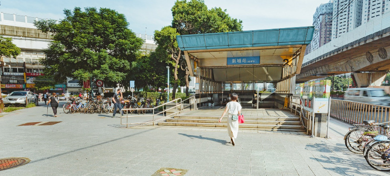 板橋捷運宅首推新埔站周邊，享有新板特區的機能，房價卻親民許多。